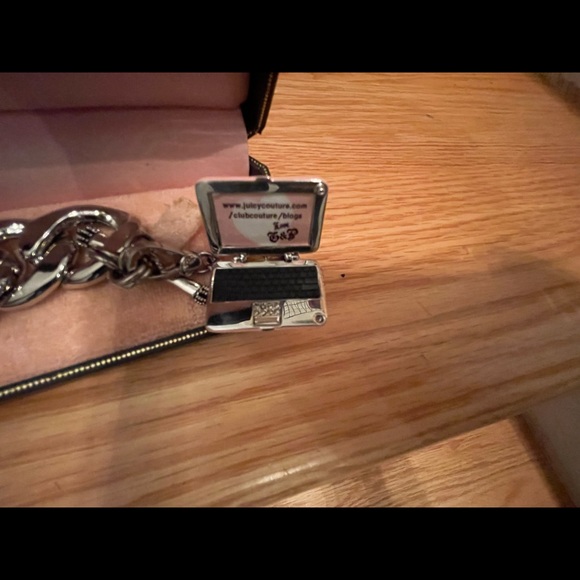 🌸Juicy Couture Silver Tone Bracelet w/ JC Laptop & BFF Broken Heart 💔 💻 - Picture 13 of 15
